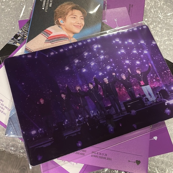 BTS World Tour LY The Final with Digital Code & Lenti Frame POB - Picture 7 of 8